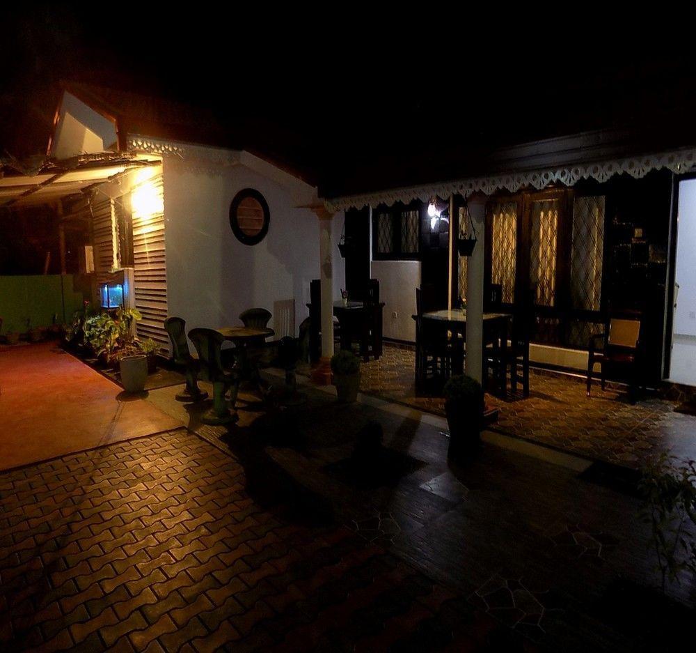 Alexandra Family Villa Negombo Exteriör bild