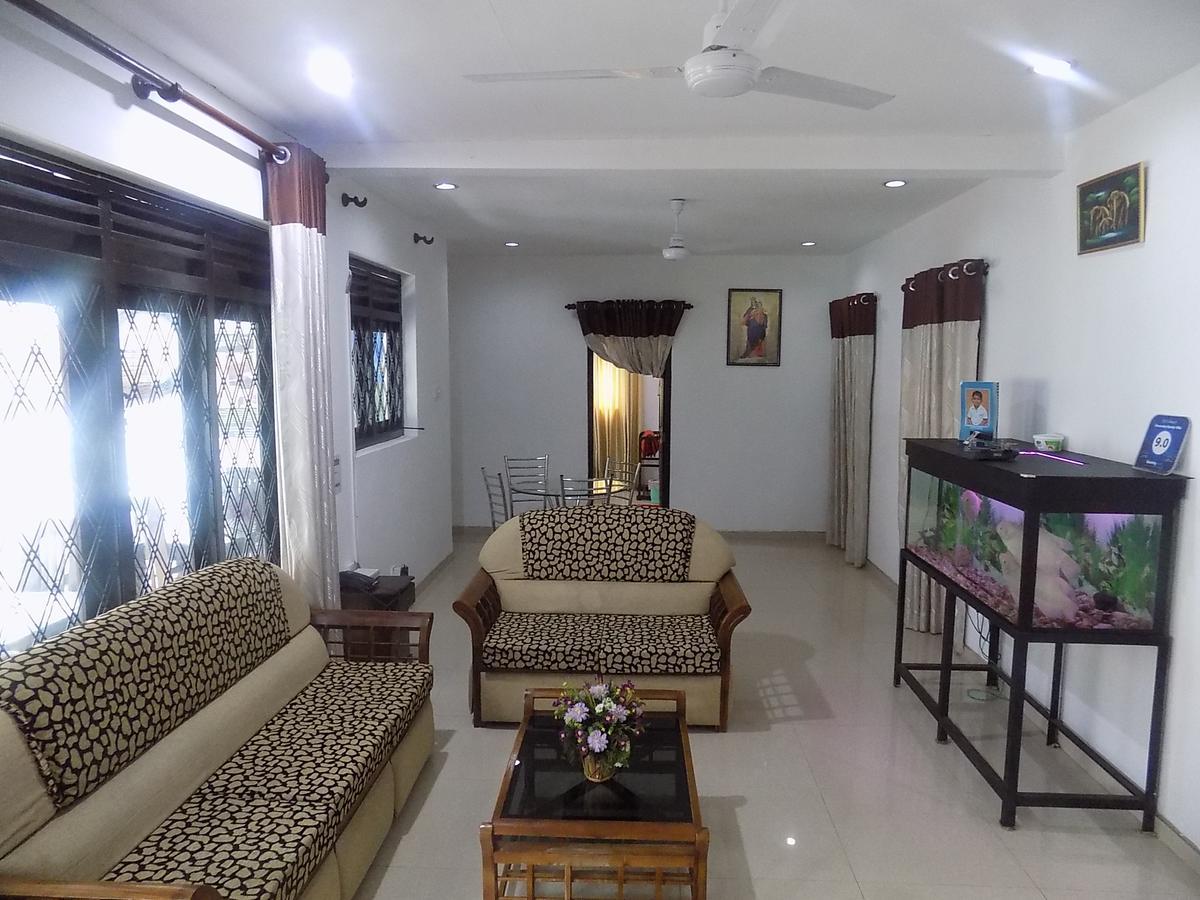 Alexandra Family Villa Negombo Exteriör bild