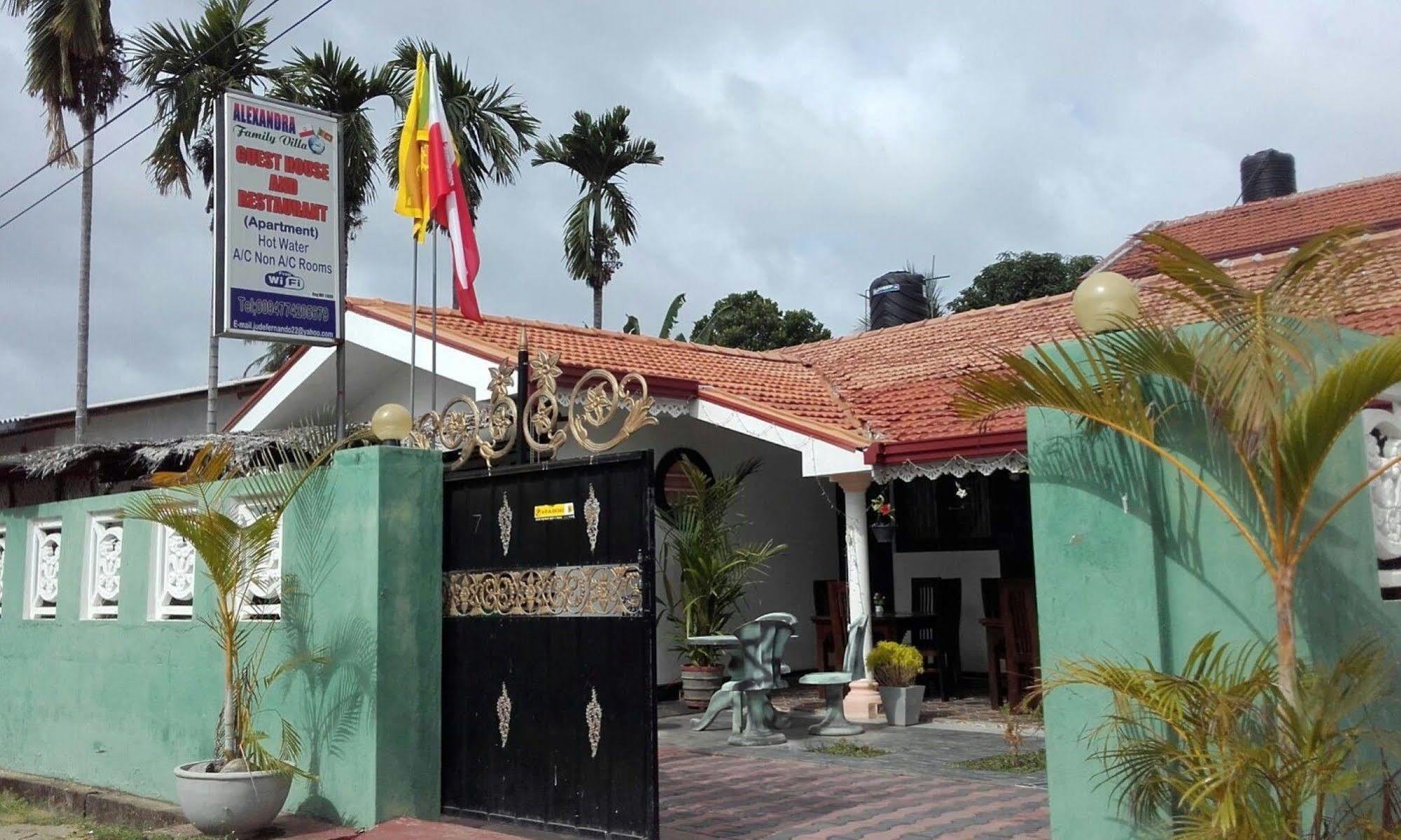 Alexandra Family Villa Negombo Exteriör bild