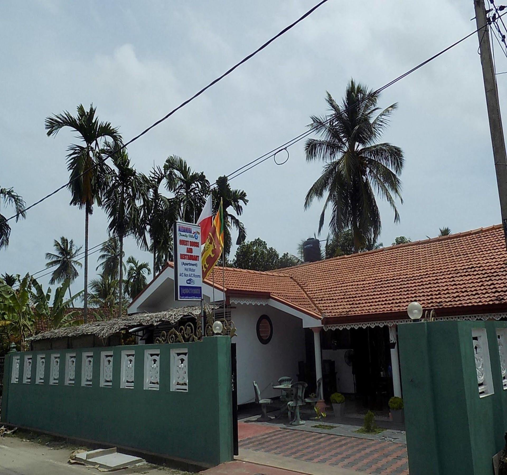 Alexandra Family Villa Negombo Exteriör bild